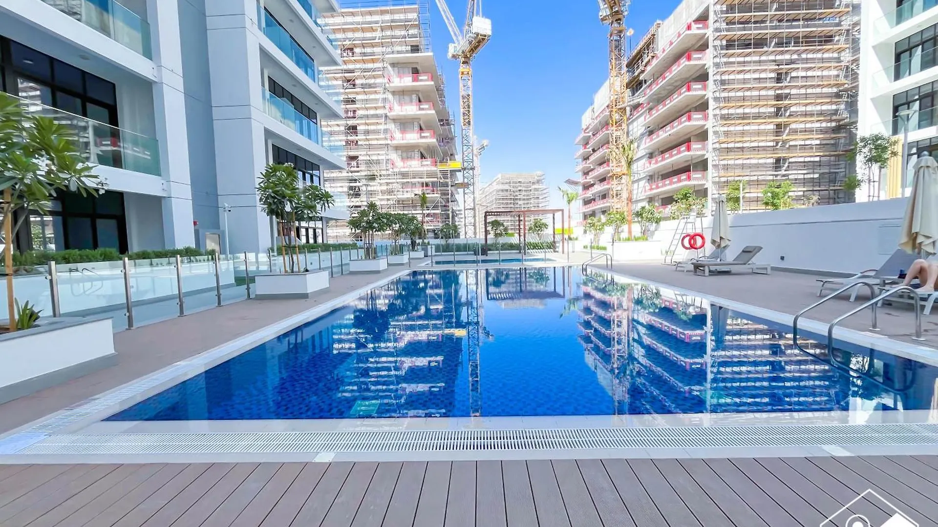 Modern Studio In Riviera Meydan I Pool & Balcony Dubai Apartment